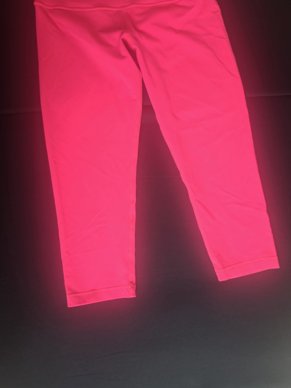 lululemon athletica Woman's Neon Pink Capri Leggings